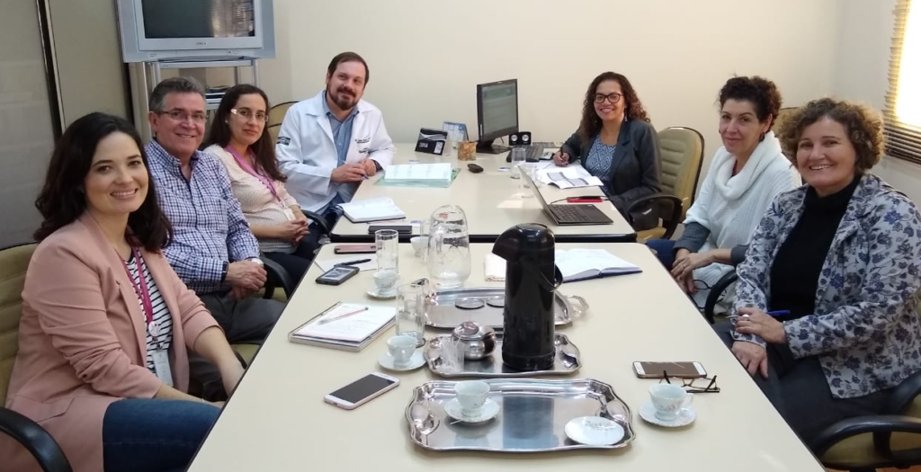 Reunião no Instituto Lauro de Souza Lima para apresentação do projeto aprovado
